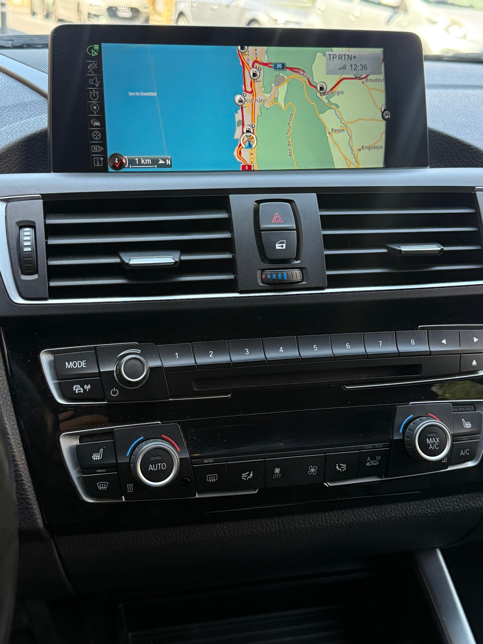 BMW M135i xDrive Steptronic-image-15