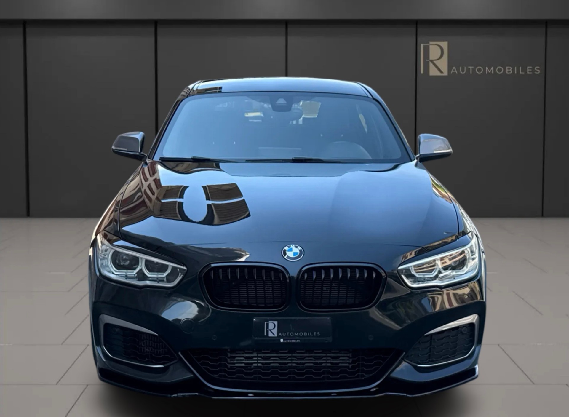BMW M135i xDrive Steptronic-image-6