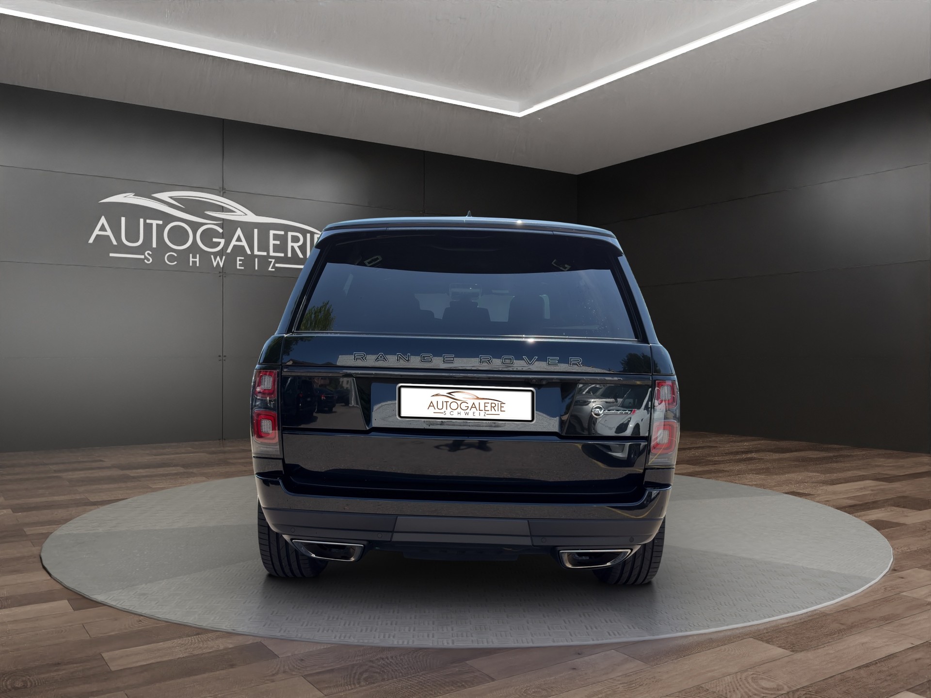 LAND ROVER Range Rover 5.0 V8 S/C SV AB Dynamic | CH | ALL BLACK | Fond Entertain 10" Multimedia | Standheiz. | Pano | HeadUp | Kühlbox |-showroom-element-3