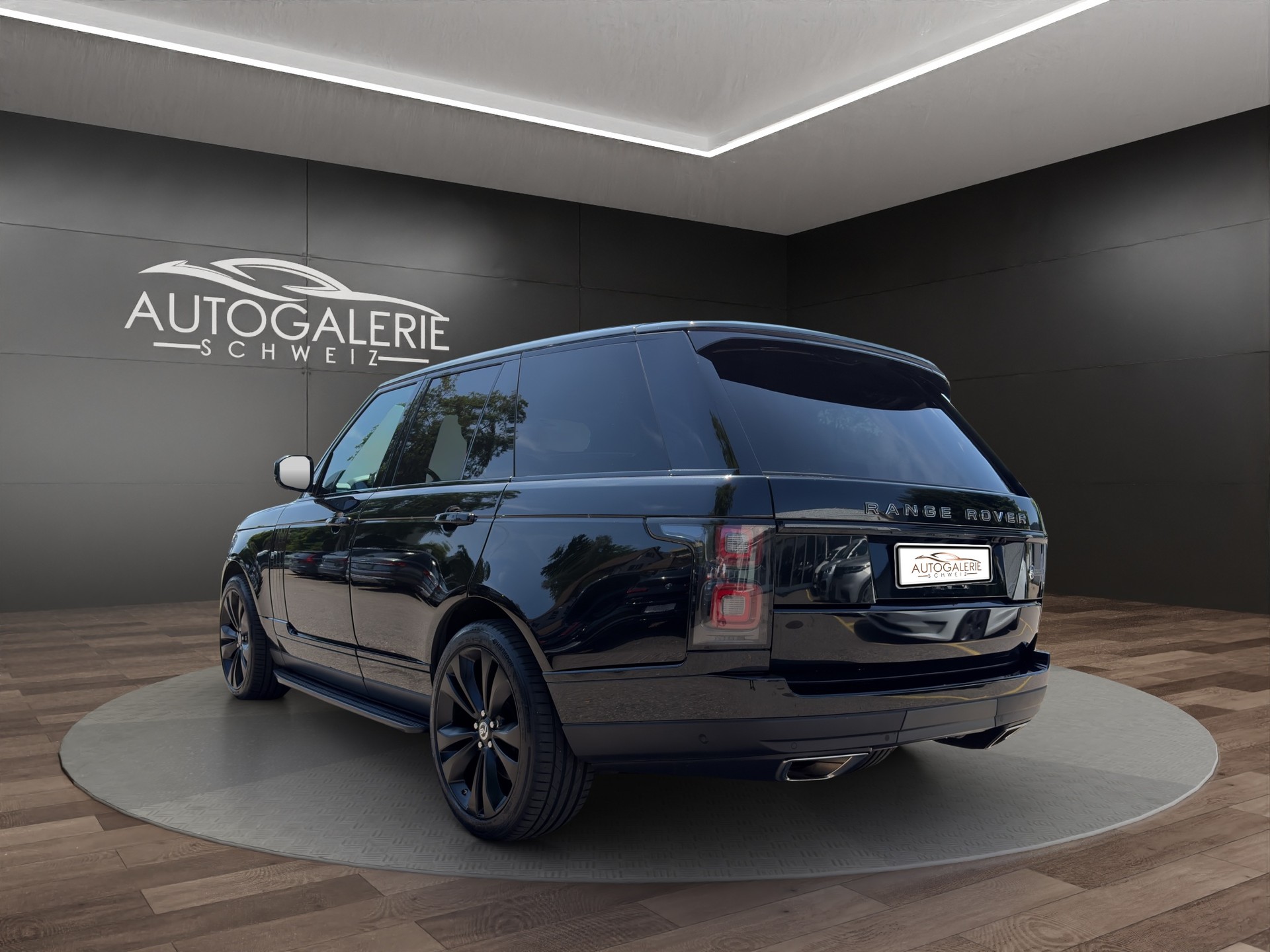 LAND ROVER Range Rover 5.0 V8 S/C SV AB Dynamic | CH | ALL BLACK | Fond Entertain 10" Multimedia | Standheiz. | Pano | HeadUp | Kühlbox |-showroom-element-2
