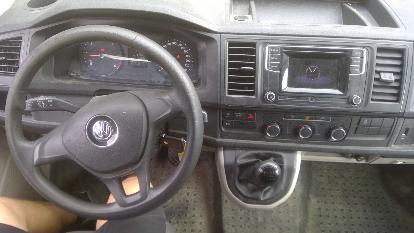 VW T6.1 2.0 TDI 4Motion-image-3