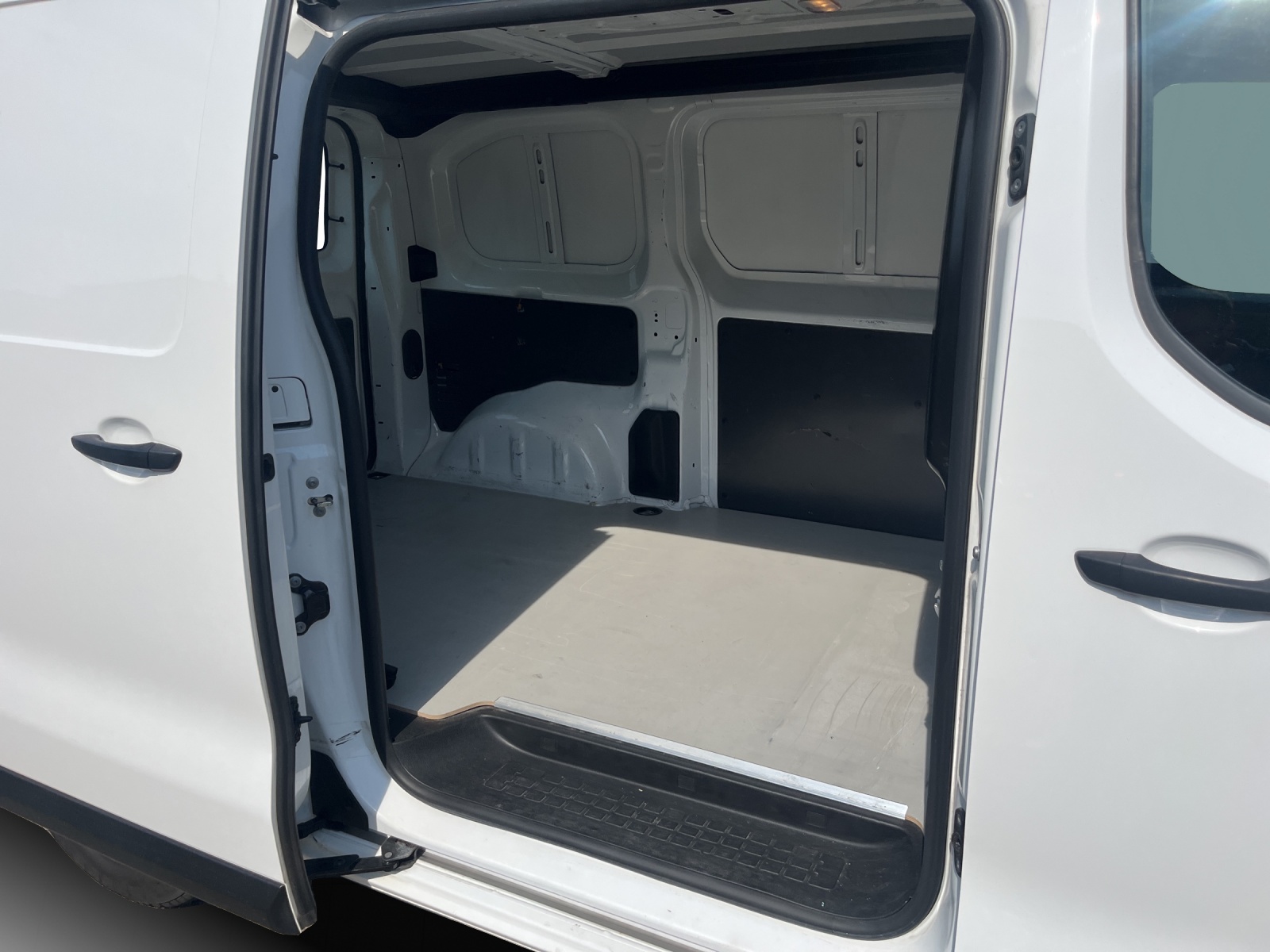 CITROEN Jumpy 1.5 BlueHDi 120 M Club BVM6-image-10