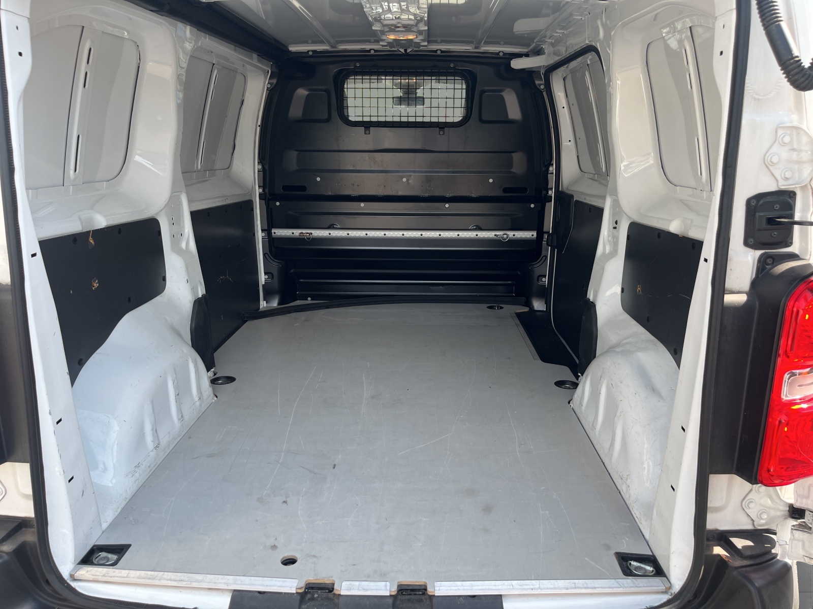 CITROEN Jumpy 1.5 BlueHDi 120 M Club BVM6-image-5