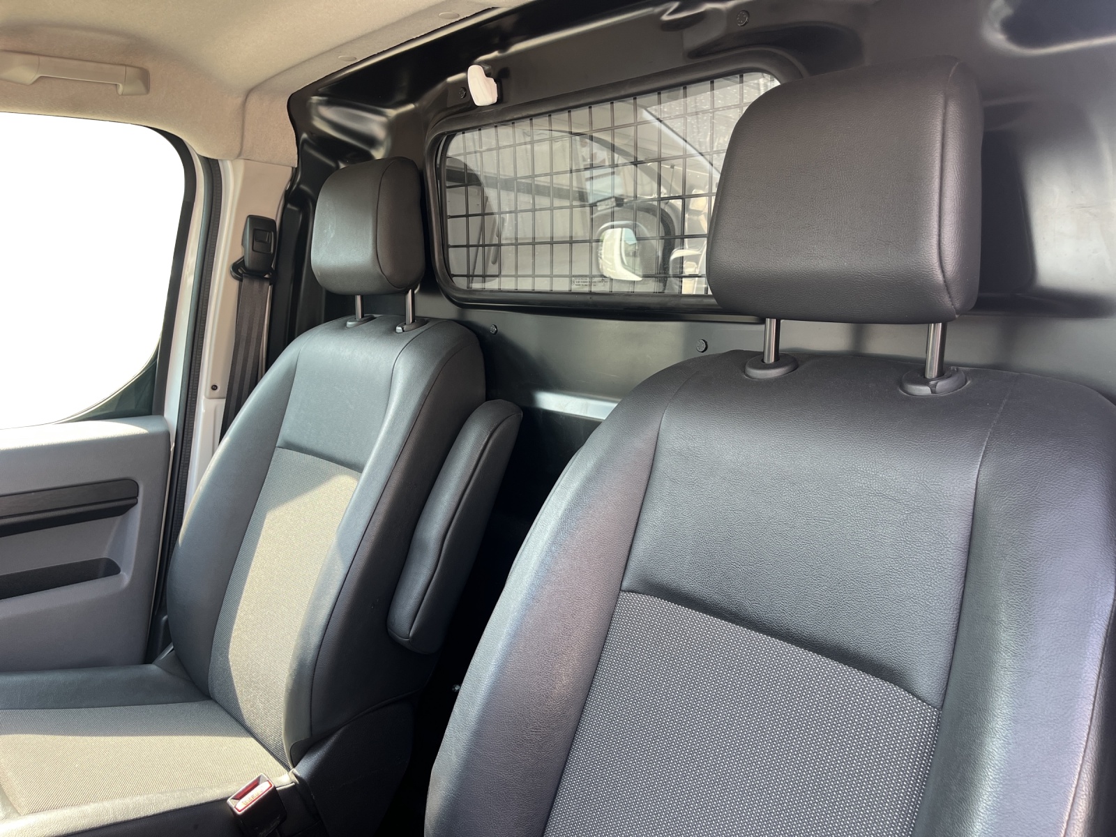 CITROEN Jumpy 1.5 BlueHDi 120 M Club BVM6-image-9