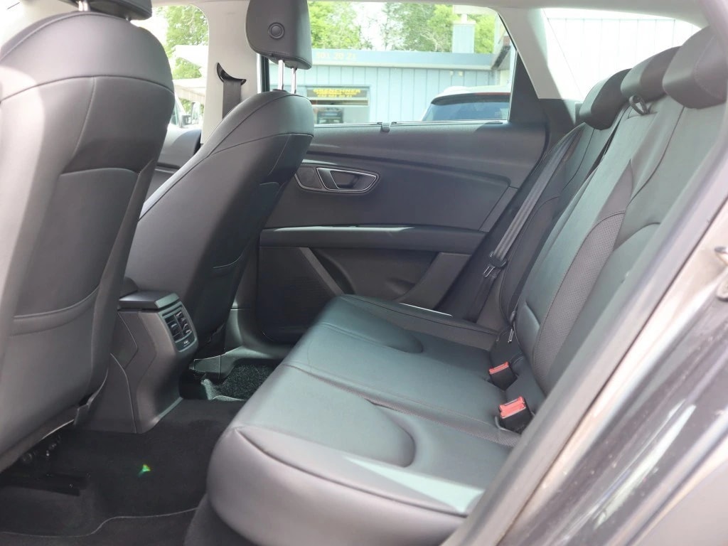 SEAT Leon ST 2.0 TDI CR X-Perience 4Drive DSG ** Voll-Leder Ausstattung ** G:Navi mit RF-kamera **-image-11