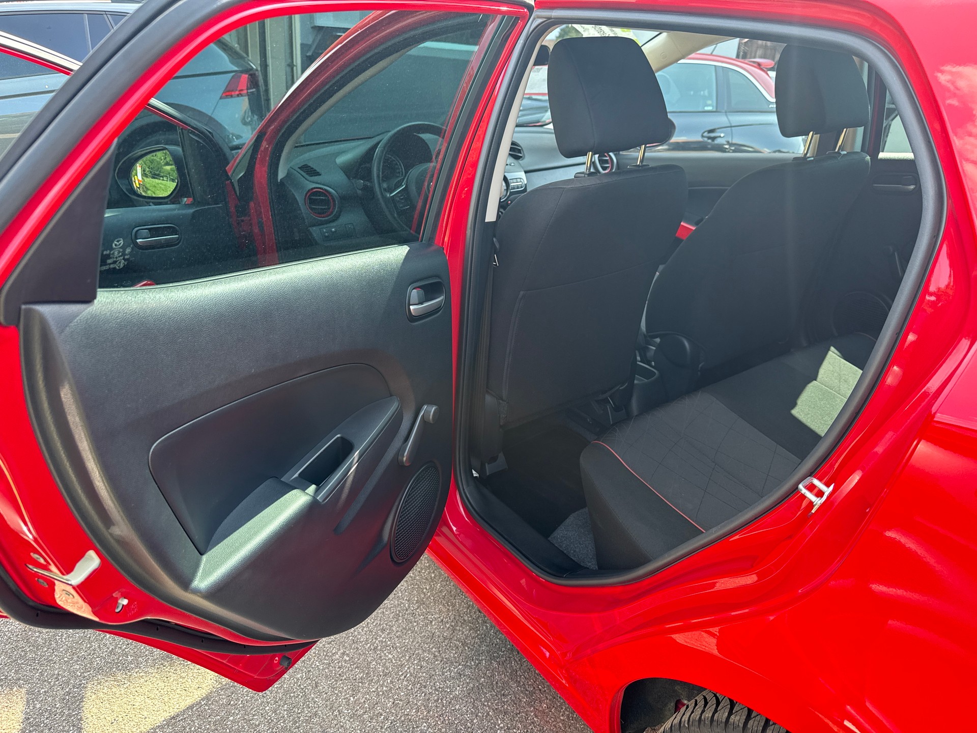 MAZDA 2 1.3i 16V Voila ma Suisse Edition-image-7