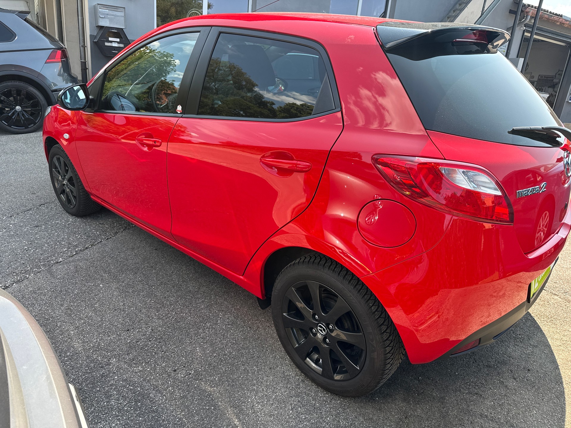 MAZDA 2 1.3i 16V Voila ma Suisse Edition-image-4