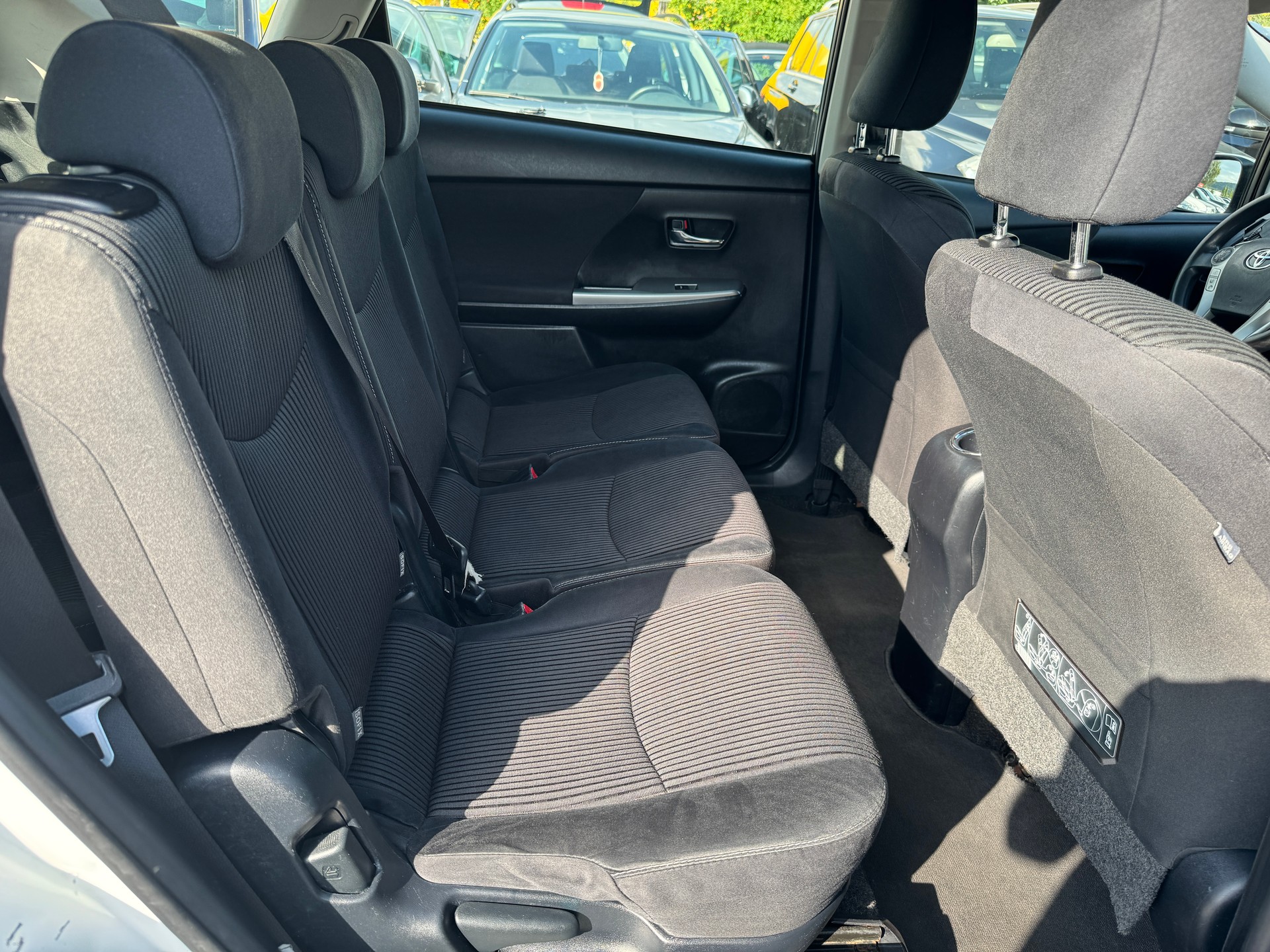 TOYOTA Prius+ 1.8 VVT-i HSD Comfort-image-12