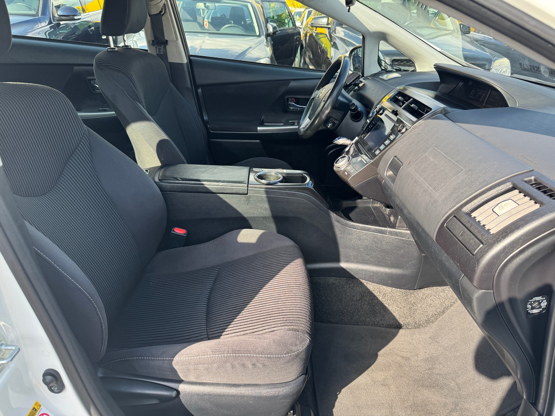TOYOTA Prius+ 1.8 VVT-i HSD Comfort-image-11