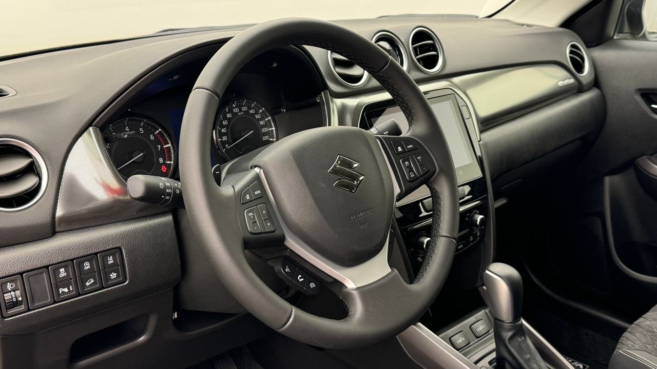 SUZUKI Vitara 1.4 Boosterjet Compact Top 4x4 Hybrid Automatic-image-6