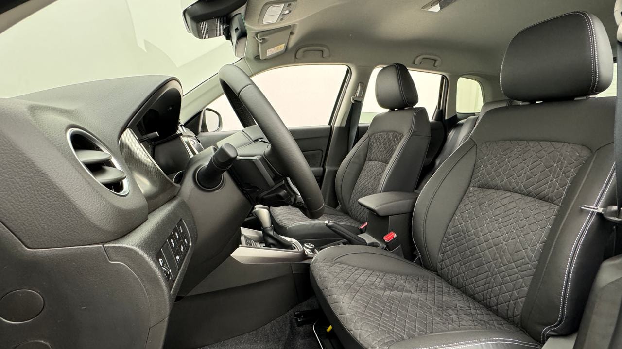 SUZUKI Vitara 1.4 Boosterjet Compact Top 4x4 Hybrid Automatic-image-4
