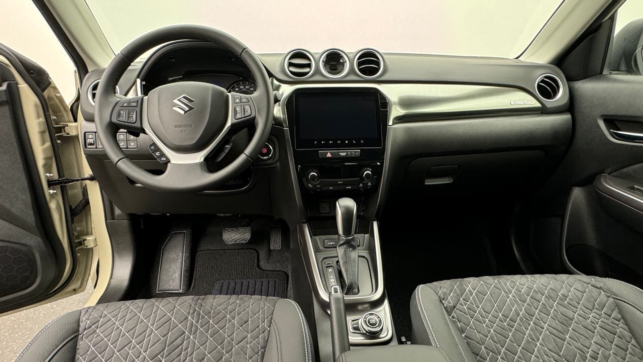 SUZUKI Vitara 1.4 Boosterjet Compact Top 4x4 Hybrid Automatic-image-5