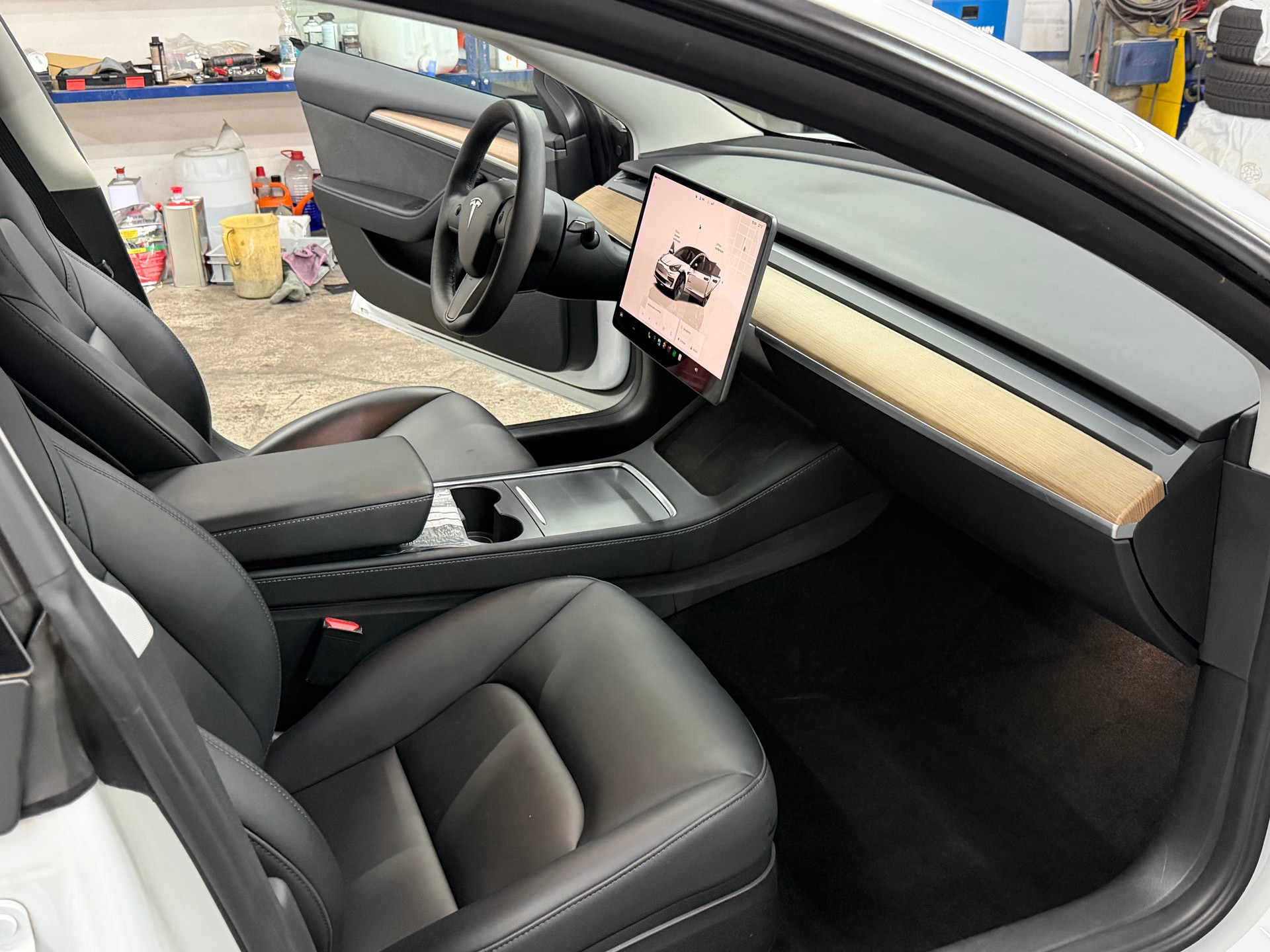 TESLA Model 3 Long Range Dual Motor AWD-image-13