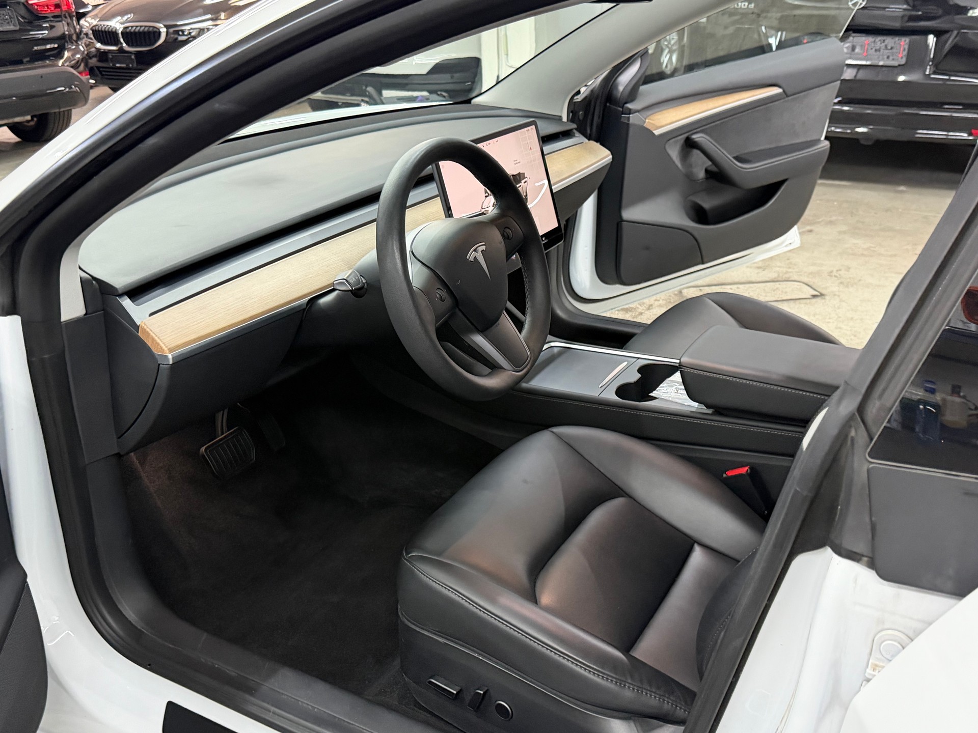 TESLA Model 3 Long Range Dual Motor AWD-image-10
