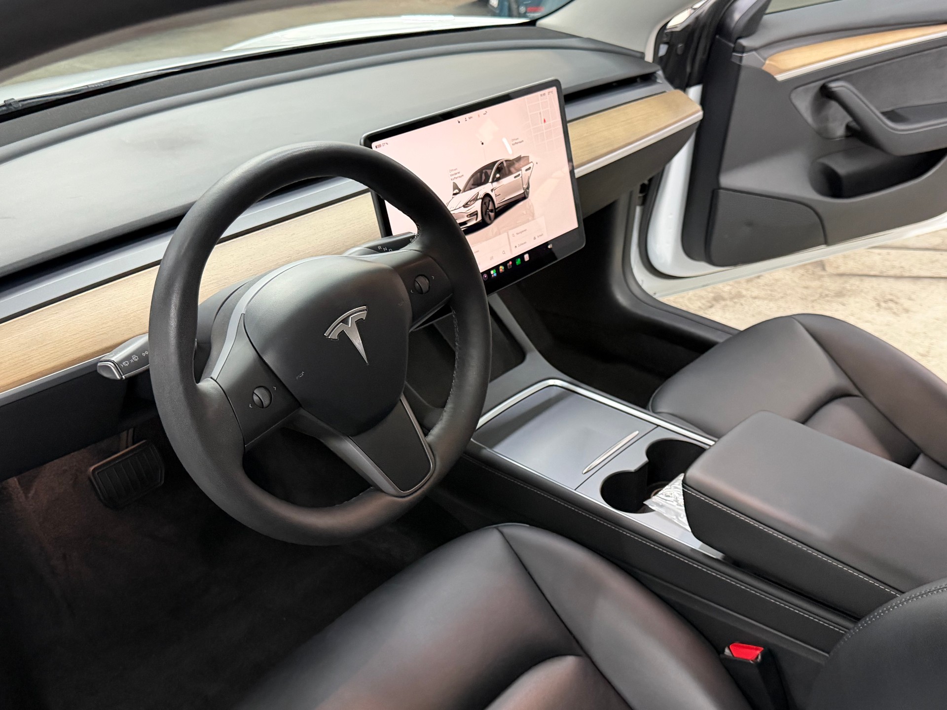 TESLA Model 3 Long Range Dual Motor AWD-image-7