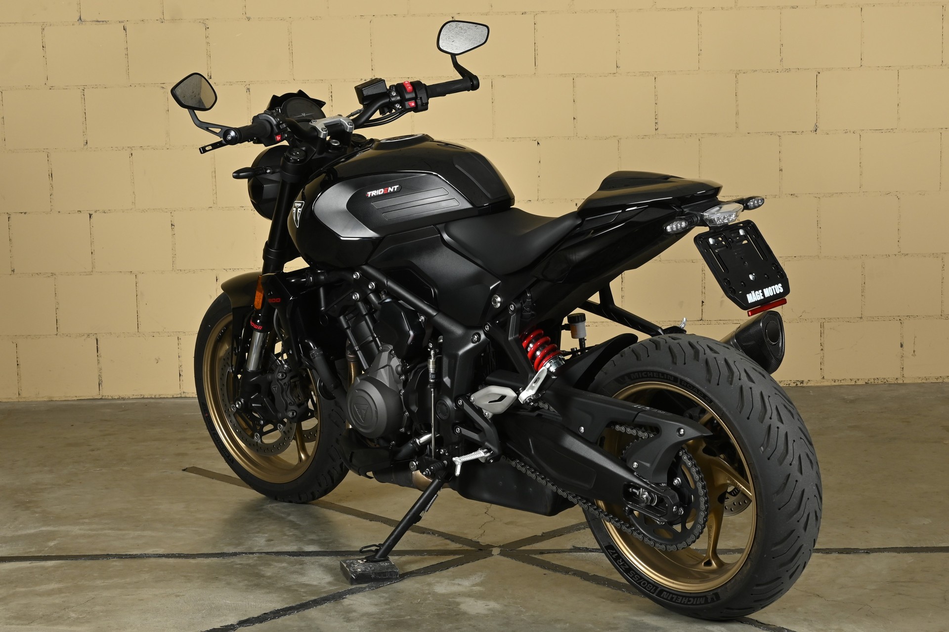 TRIUMPH Trident 800-image-4