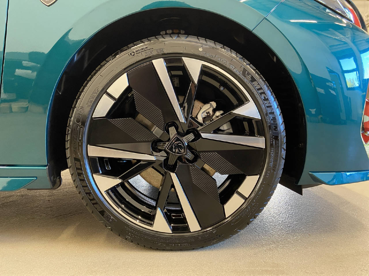 PEUGEOT 308 1.2 Hybrid GT-image-13
