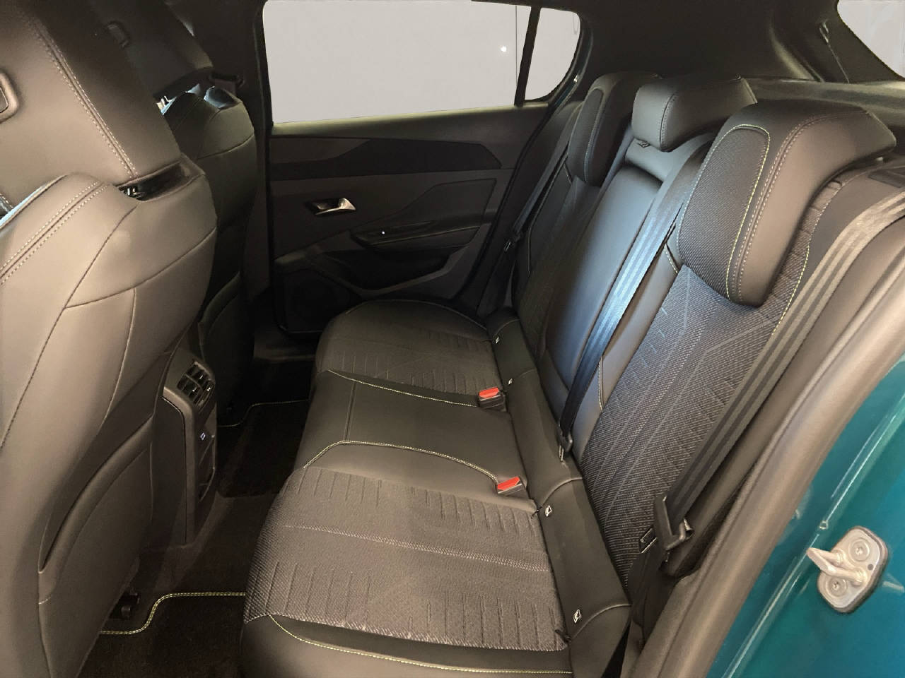 PEUGEOT 308 1.2 Hybrid GT-image-10