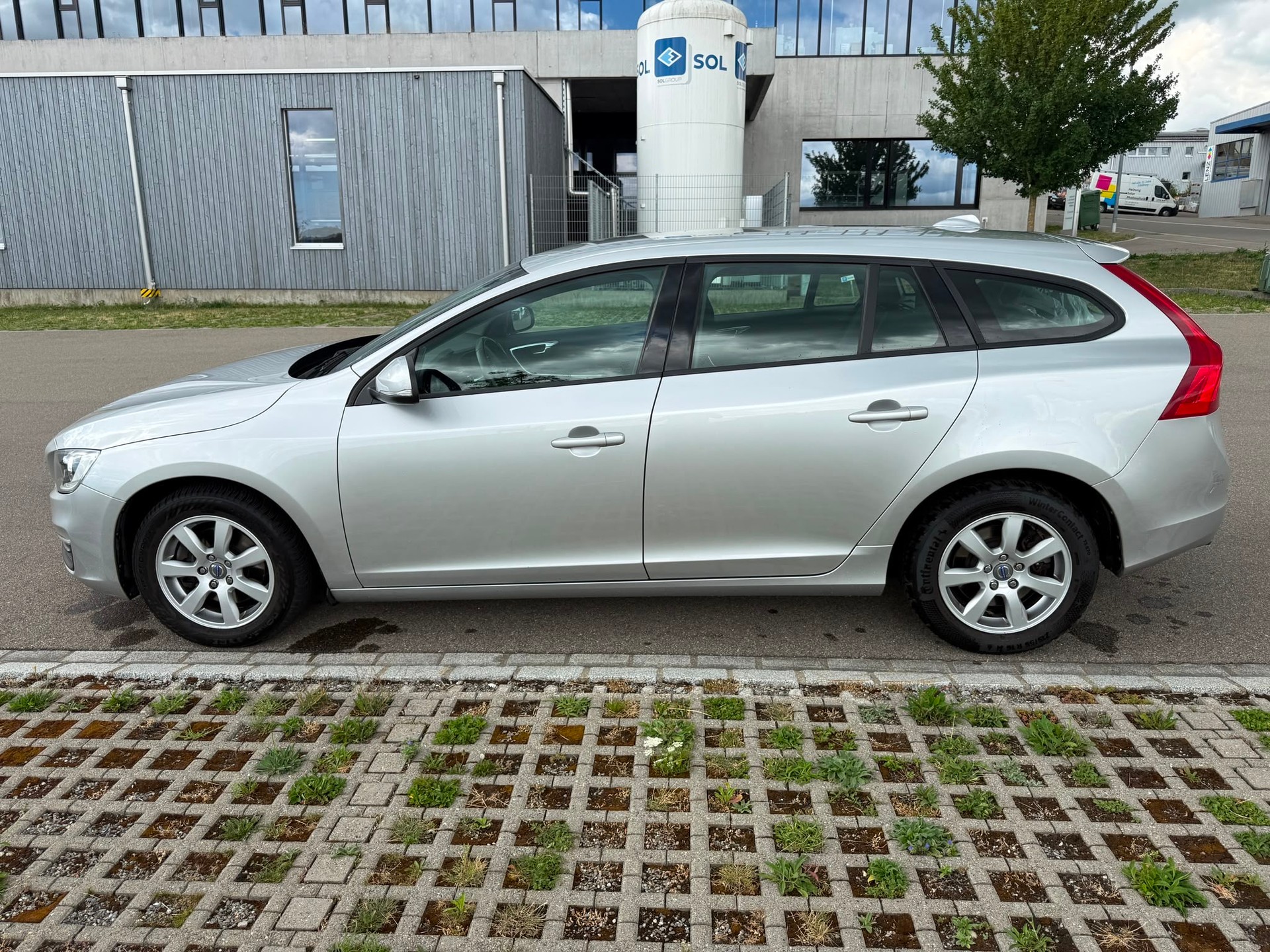 VOLVO V60 D4 Geartronic-image-4