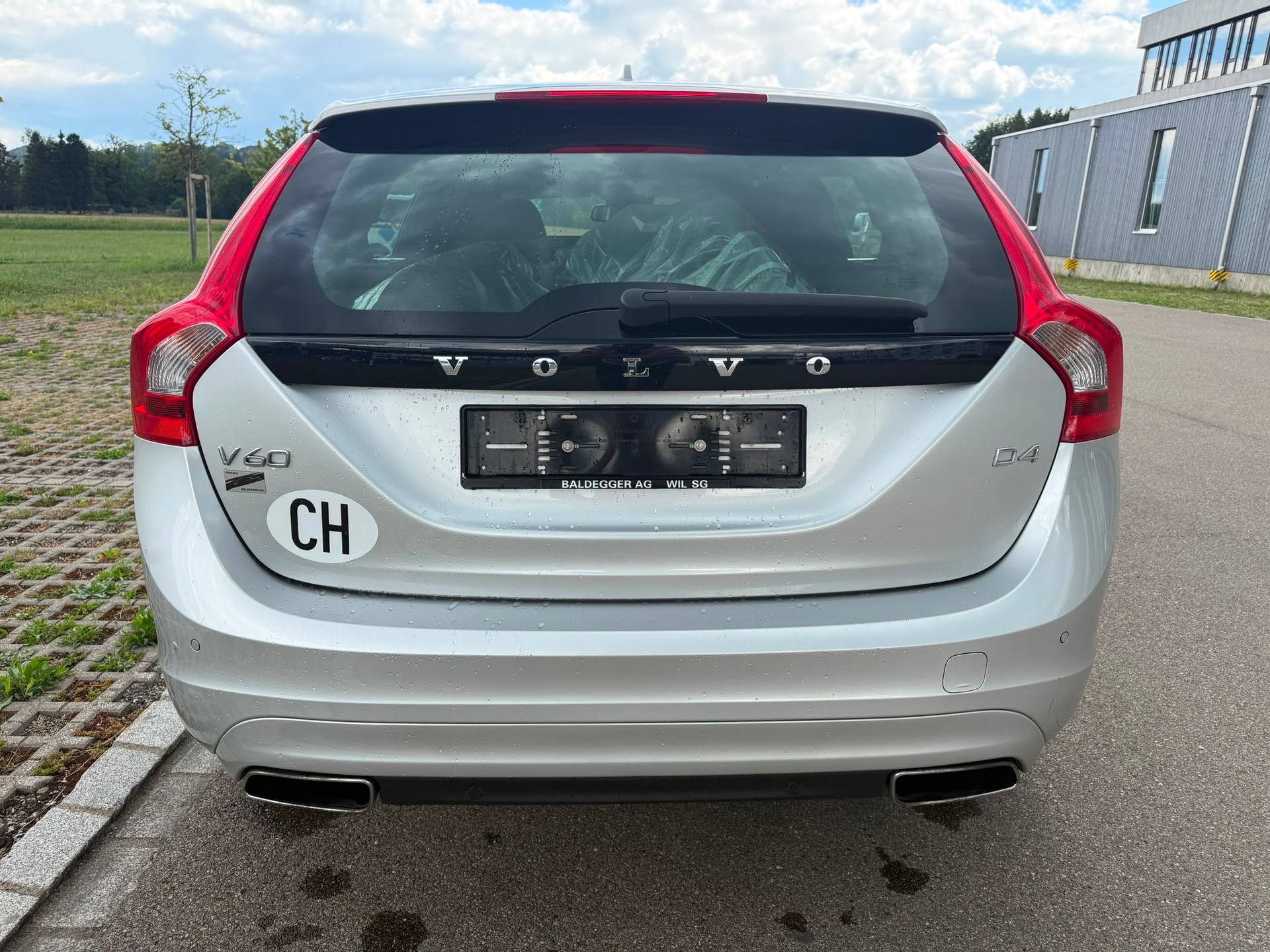 VOLVO V60 D4 Geartronic-image-5