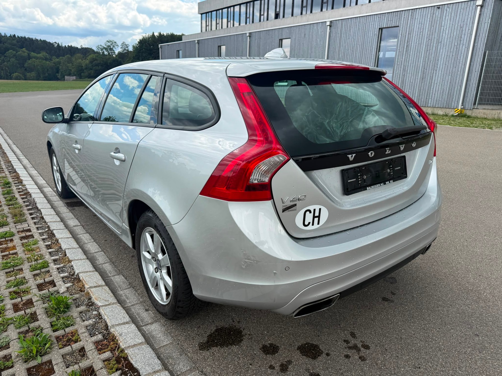 VOLVO V60 D4 Geartronic-image-6