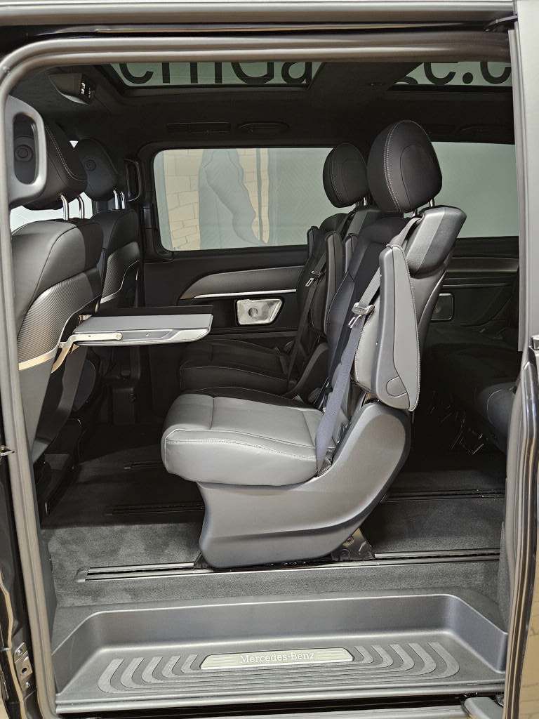 MERCEDES-BENZ V 300 d 4Matic lang Swiss Edition-image-5