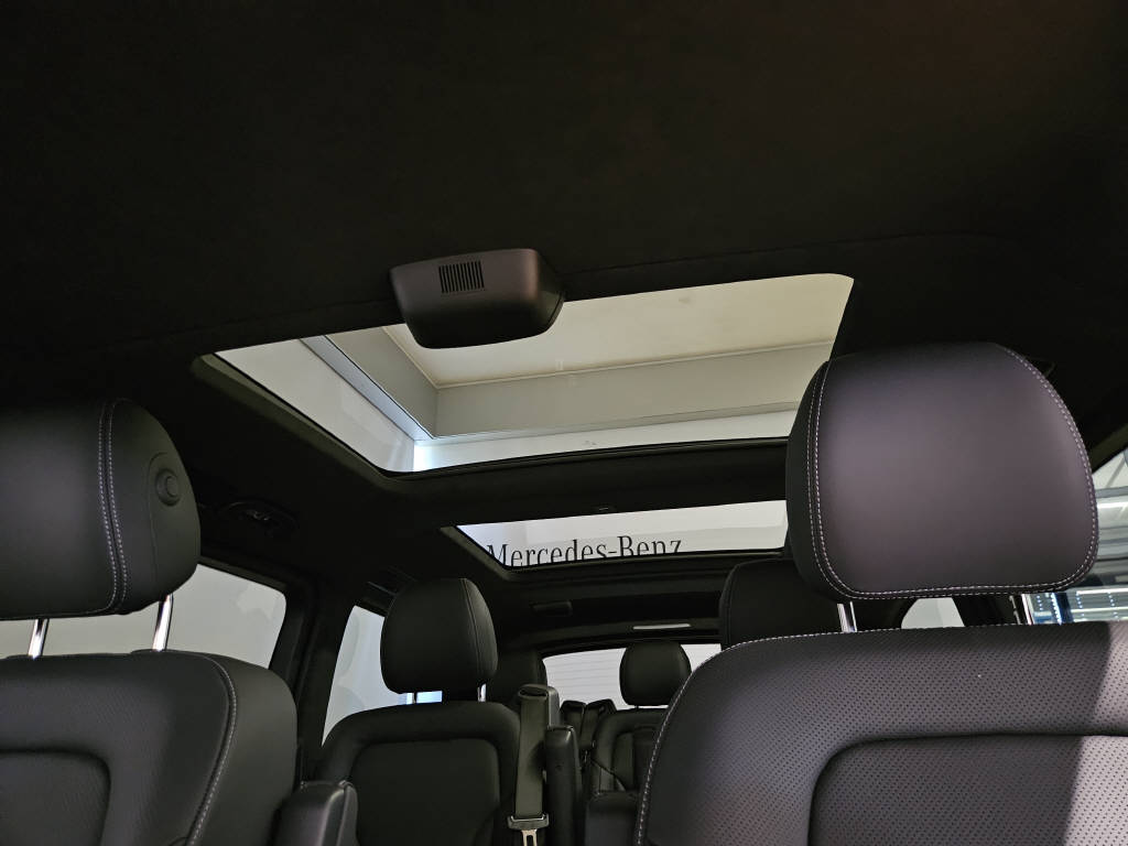 MERCEDES-BENZ V 300 d 4Matic lang Swiss Edition-image-11