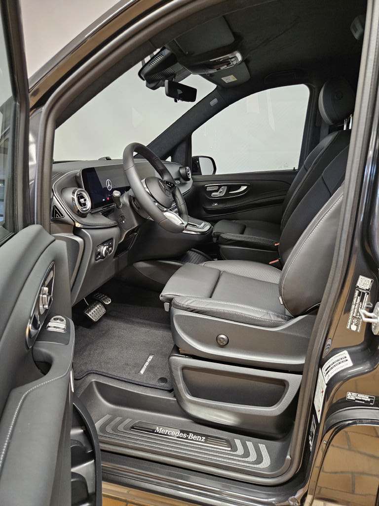 MERCEDES-BENZ V 300 d 4Matic lang Swiss Edition-image-8