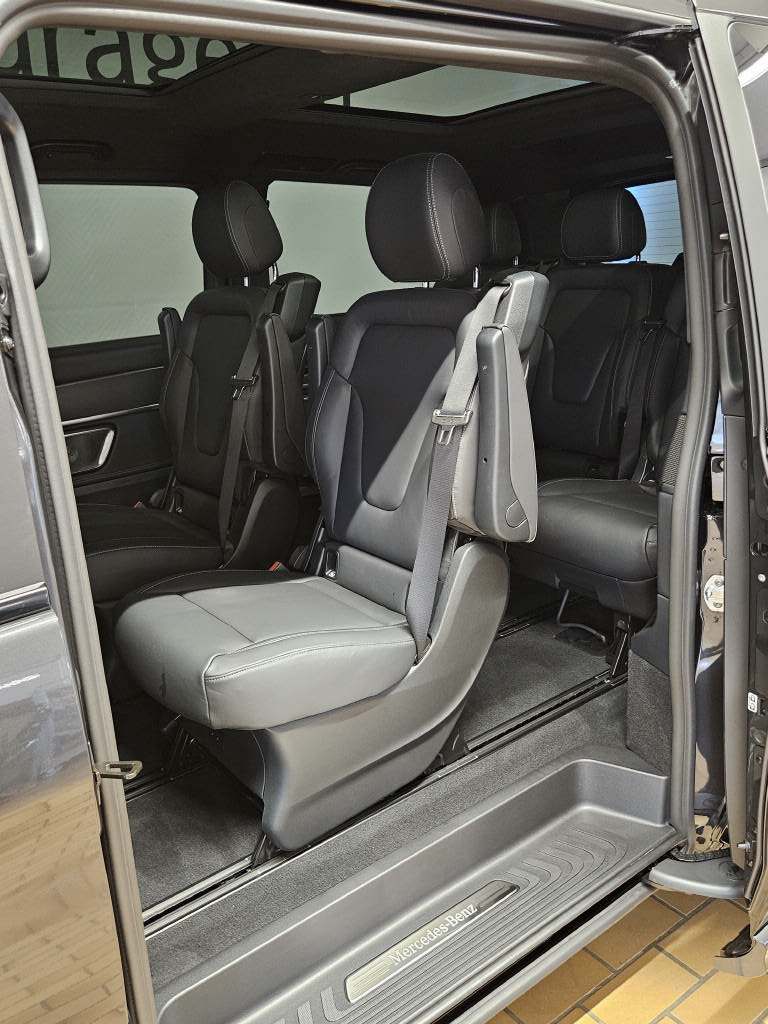 MERCEDES-BENZ V 300 d 4Matic lang Swiss Edition-image-4
