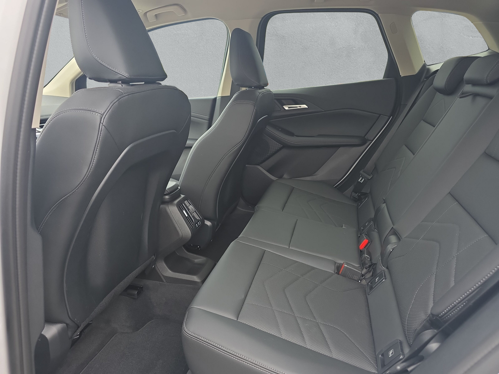 BMW 218i Active Tourer-image-11