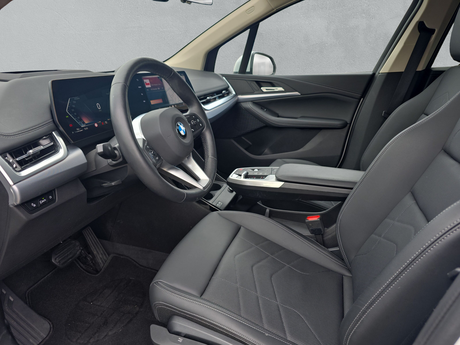 BMW 218i Active Tourer-image-10