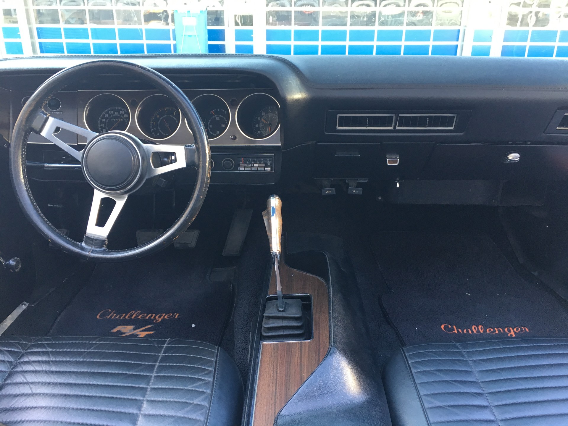 DODGE Challenger-image-12