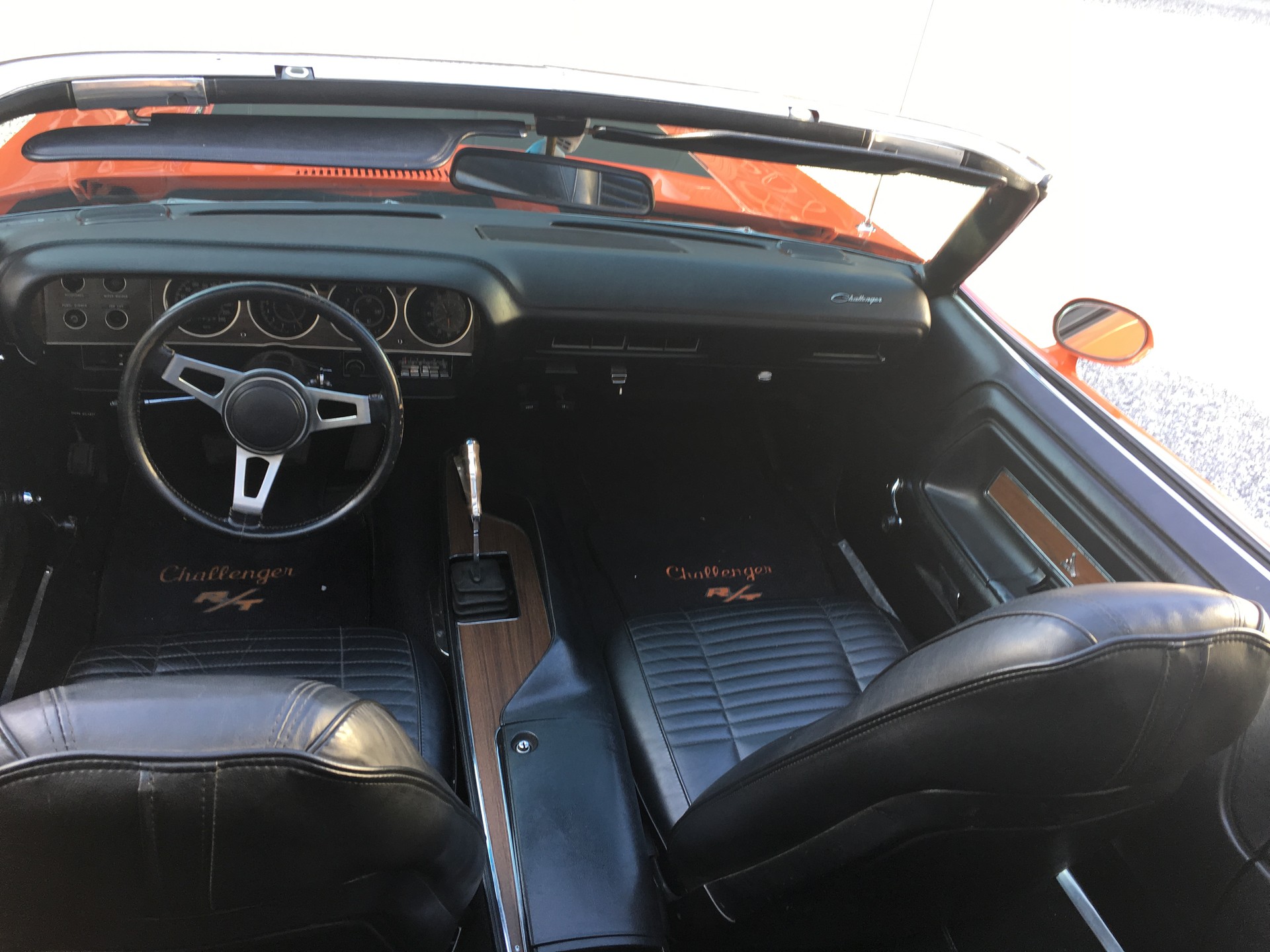 DODGE Challenger-image-14