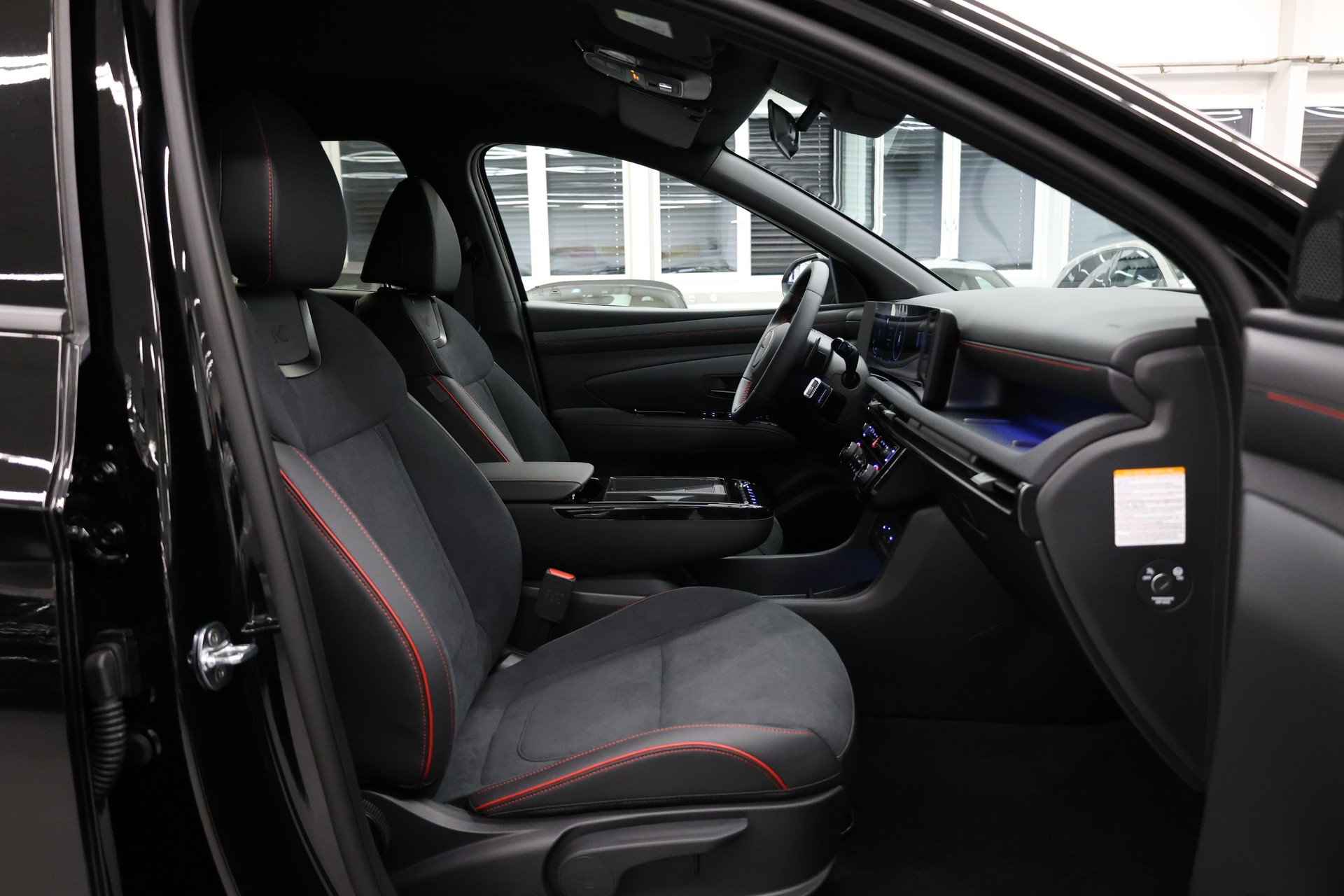 HYUNDAI Tucson 1.6 T-GDi PHEV N-Line 4WD-image-18