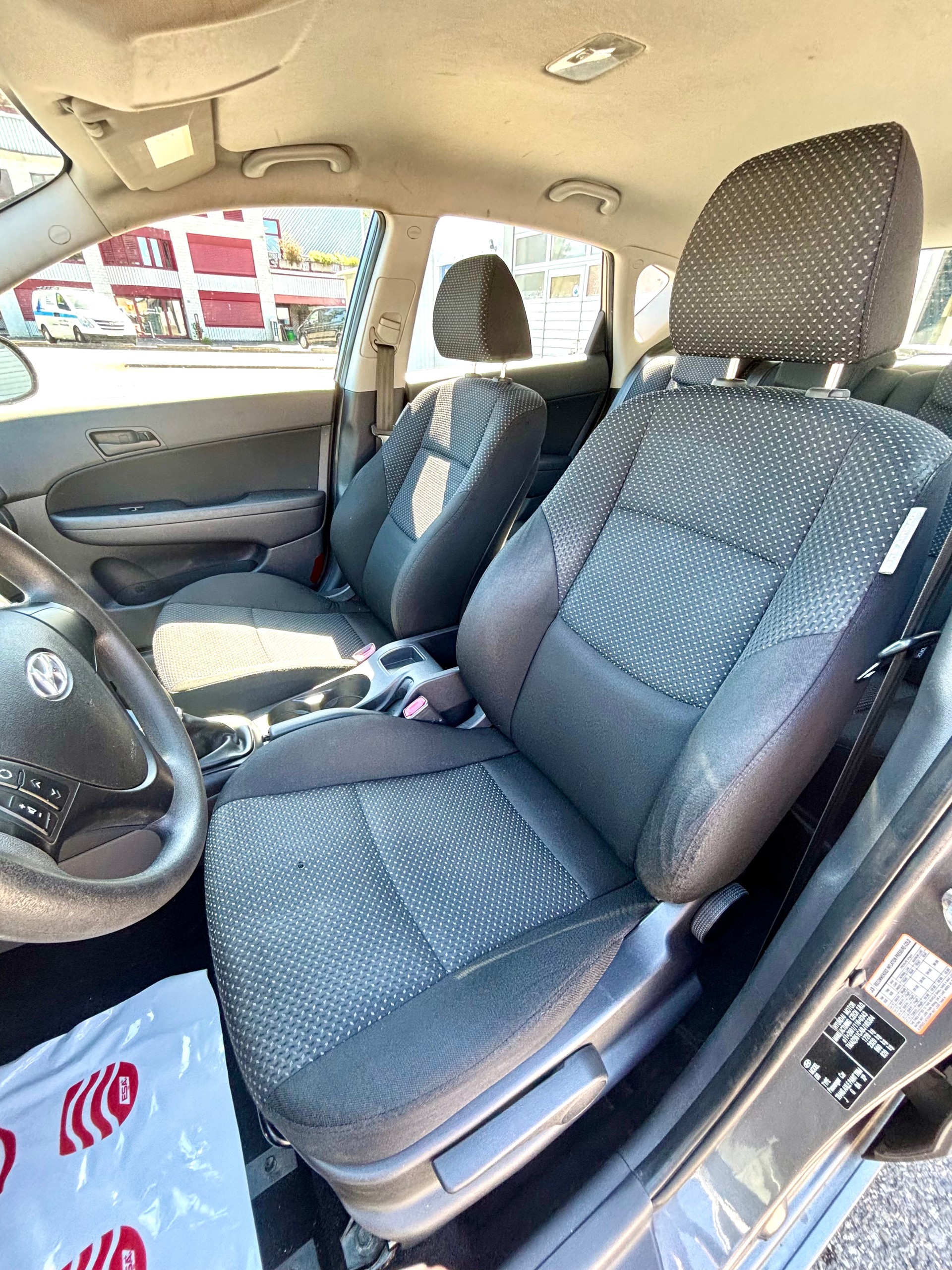 HYUNDAI i30 1.4 Comfort-image-11