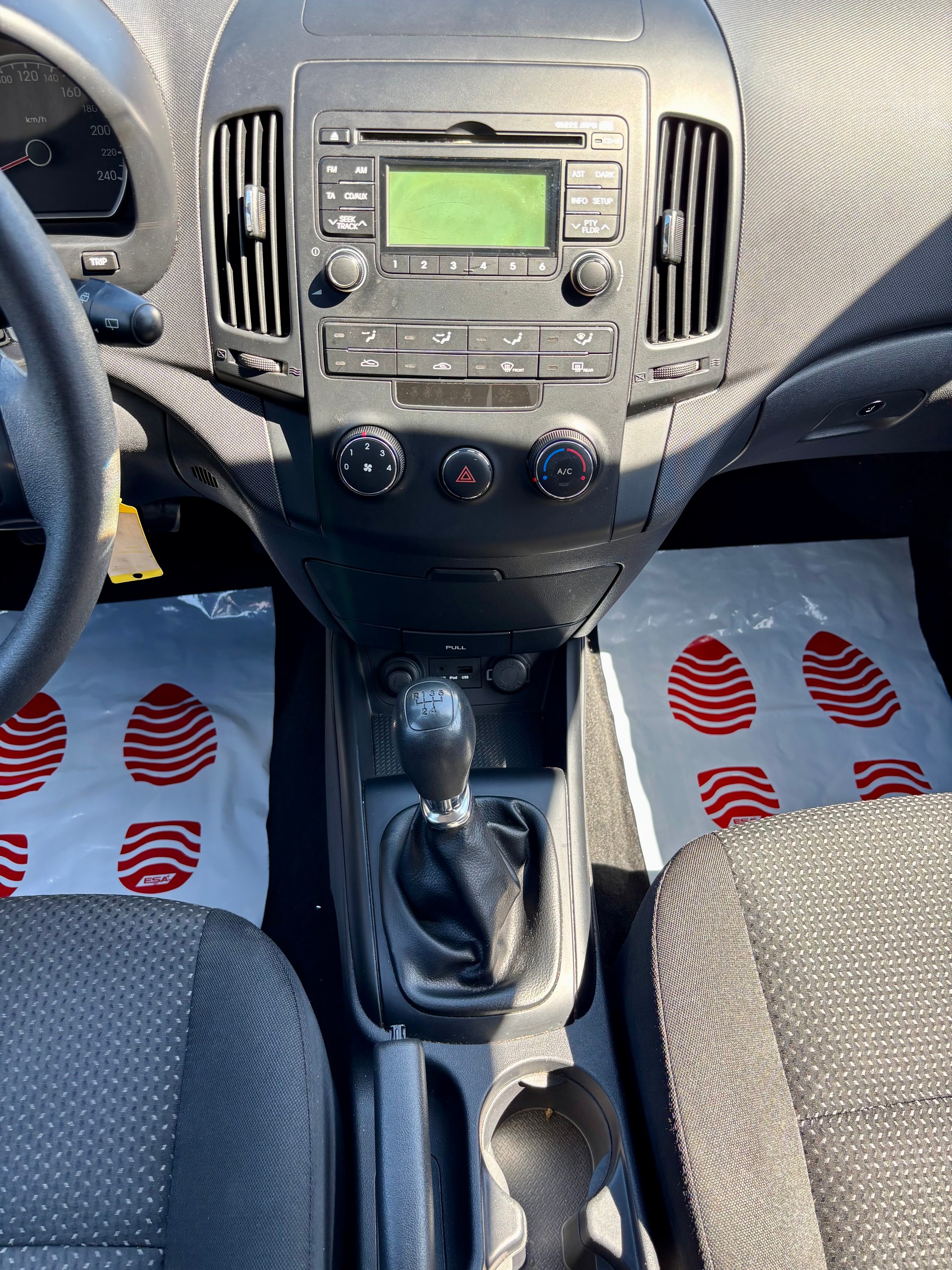HYUNDAI i30 1.4 Comfort-image-8