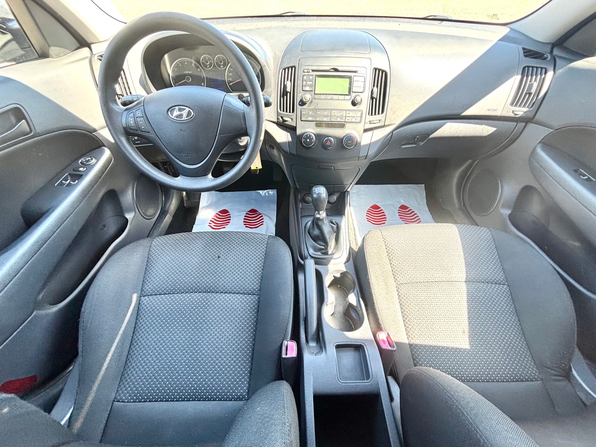 HYUNDAI i30 1.4 Comfort-image-6