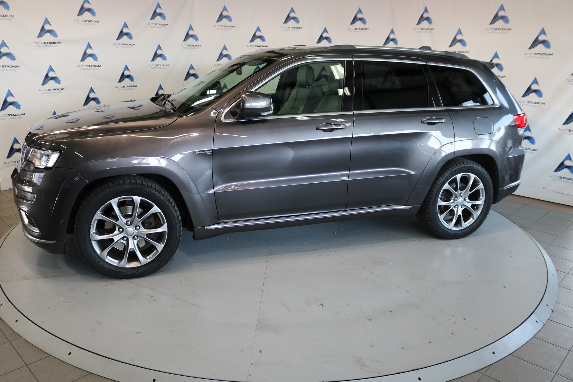 JEEP Grand Cherokee 3.0 CRD Summit Automatic-image-14