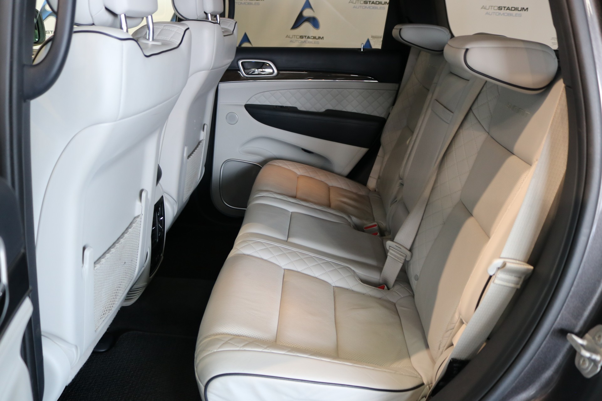 JEEP Grand Cherokee 3.0 CRD Summit Automatic-image-37
