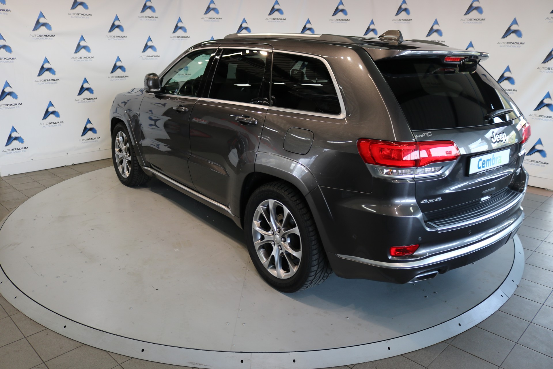 JEEP Grand Cherokee 3.0 CRD Summit Automatic-image-18