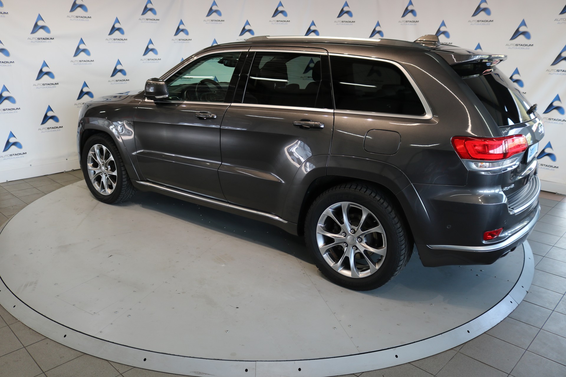 JEEP Grand Cherokee 3.0 CRD Summit Automatic-image-17