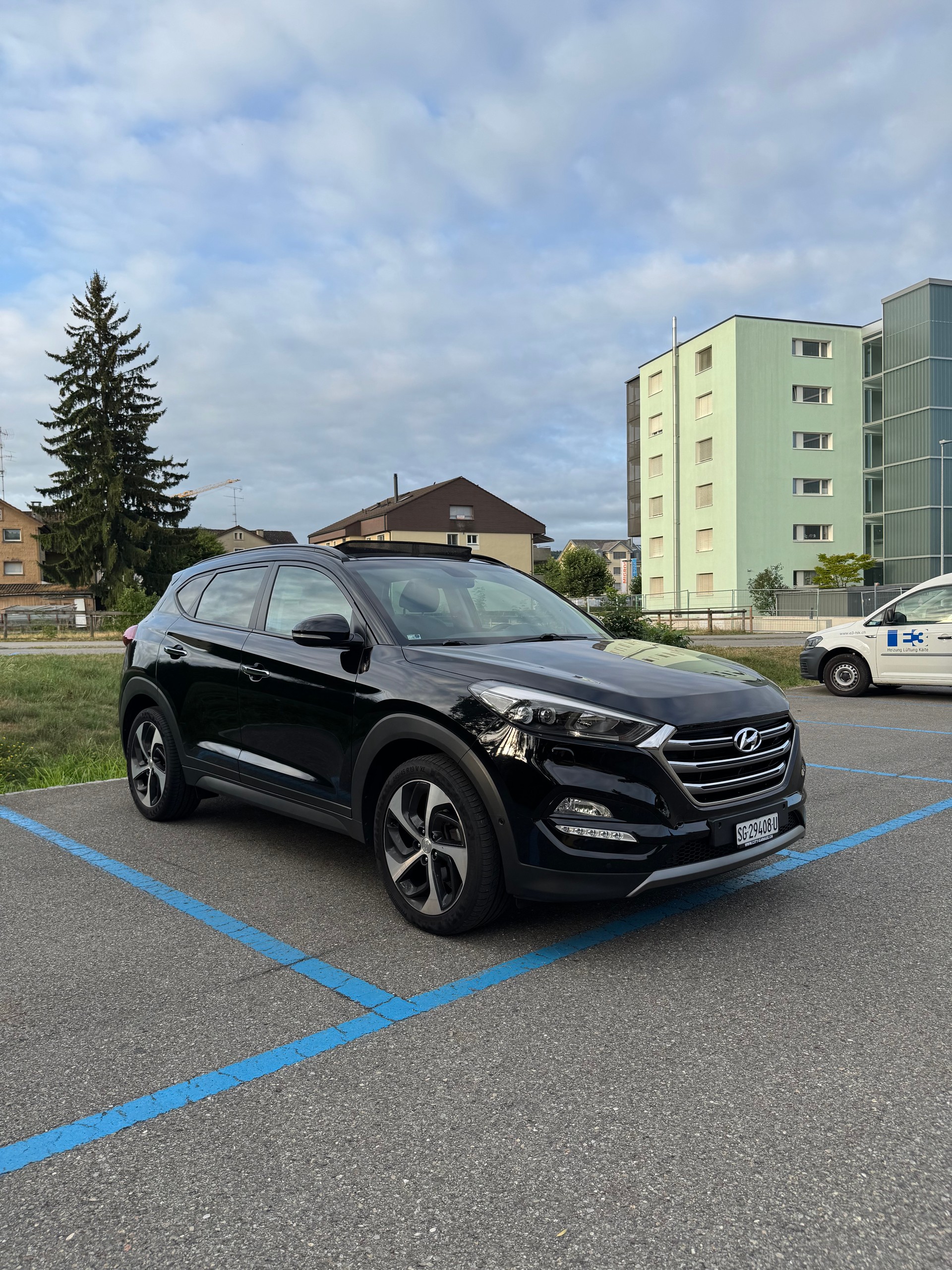 HYUNDAI Tucson 2.0 CRDI Vertex 4WD Automatic-image-3