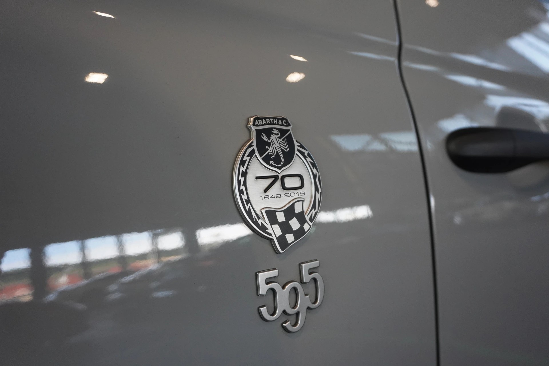 FIAT 595 1.4 16V Turbo Abarth Comp 110° Anniv. Duologic MFK 12.8.2026 / Garantie 12 Monate-image-10
