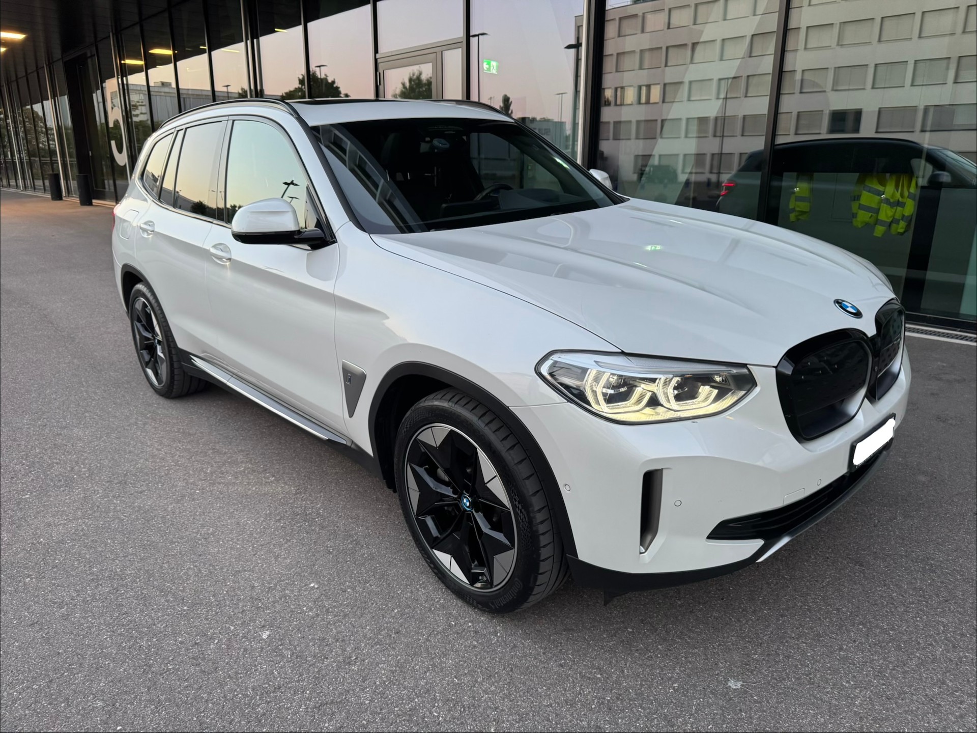 BMW iX3 Impressive-image-0