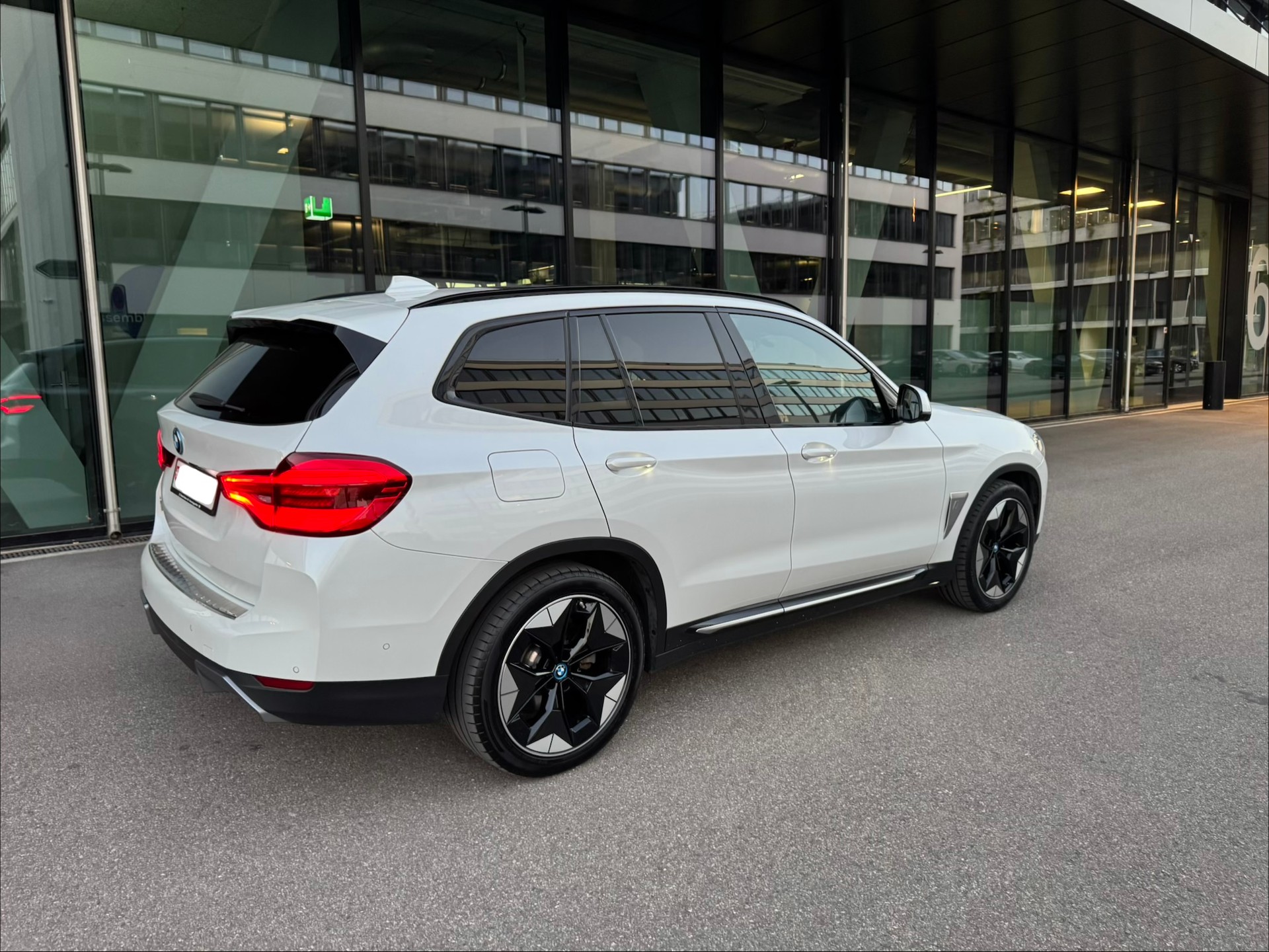 BMW iX3 Impressive-image-1