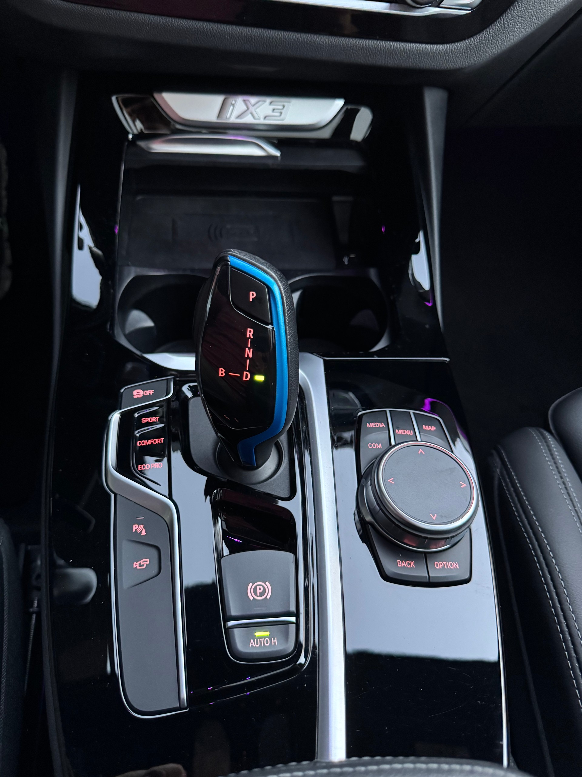 BMW iX3 Impressive-image-10