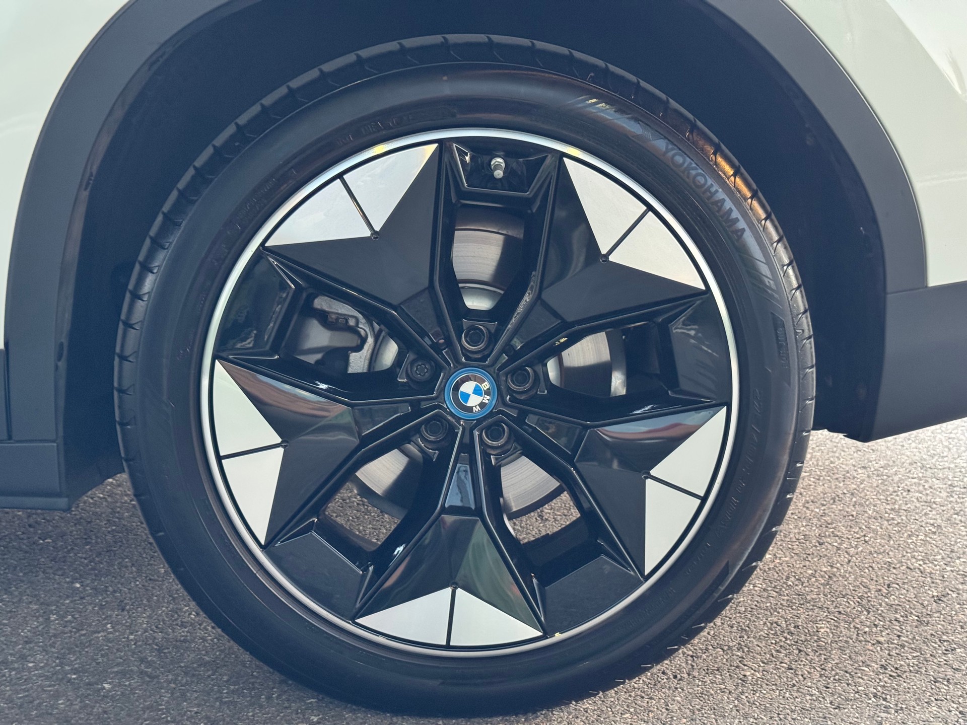 BMW iX3 Impressive-image-12