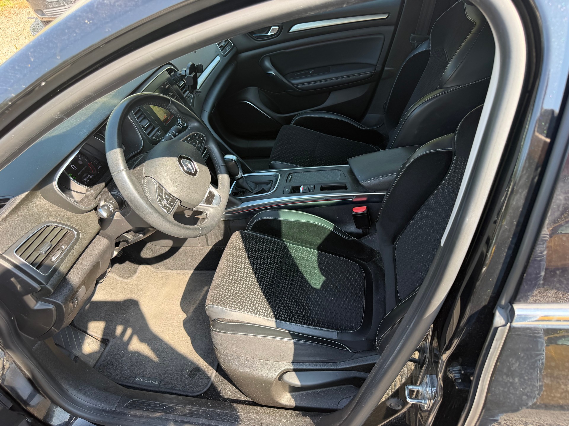 RENAULT Mégane Grandtour 1.3 16V Turbo GT Line EDC-image-3