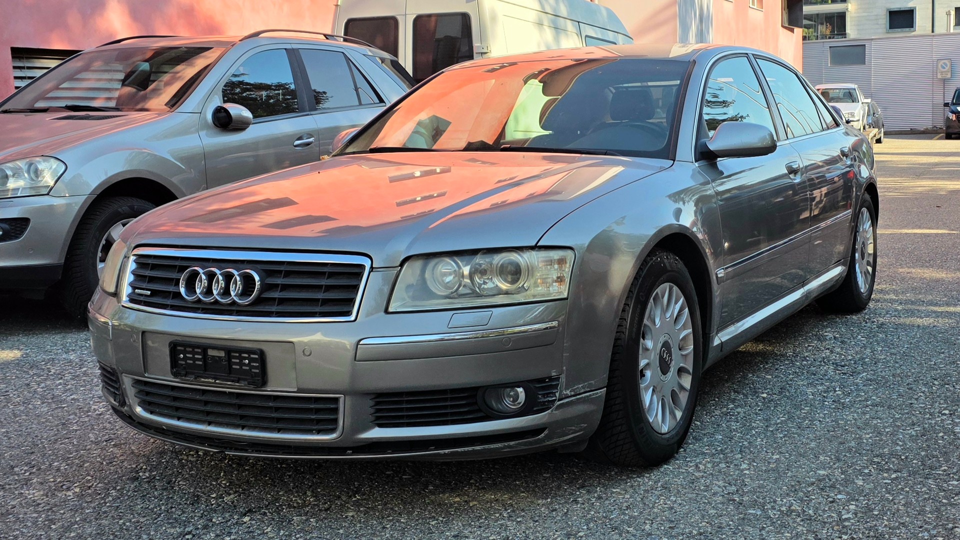 AUDI A8 4.2 quattro tiptronic-image-0