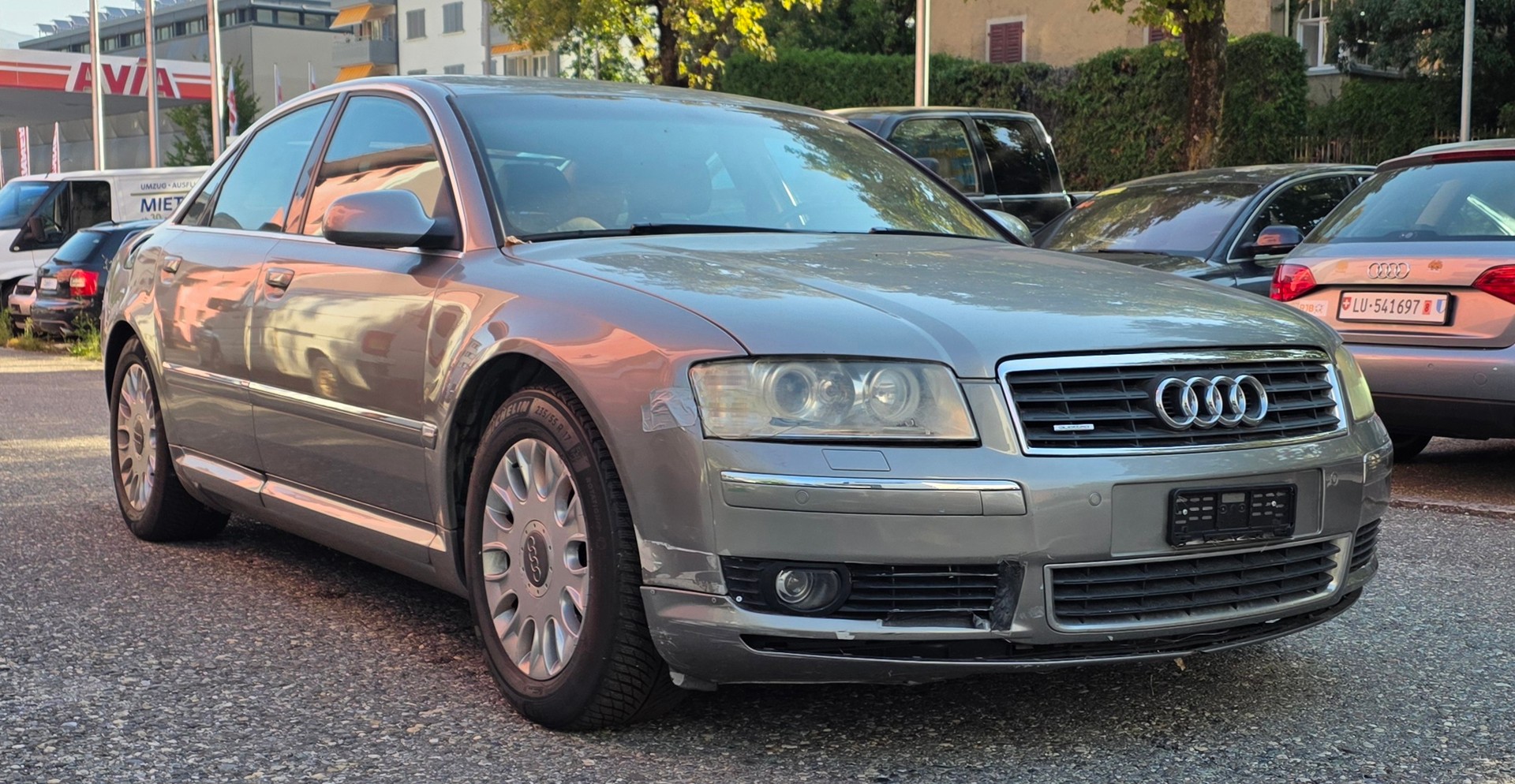 AUDI A8 4.2 quattro tiptronic-image-2